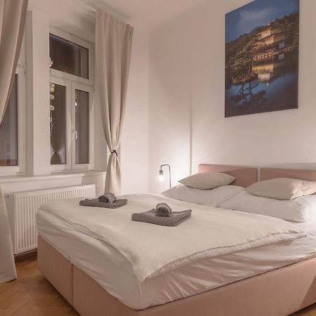 פראג Skolska Junior Apartment מראה חיצוני תמונה