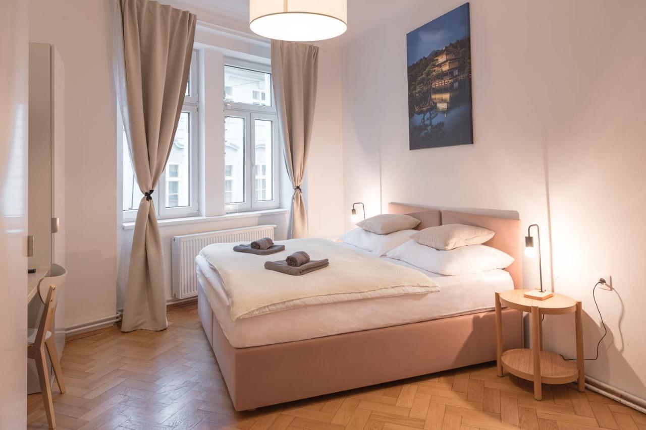 פראג Skolska Junior Apartment מראה חיצוני תמונה