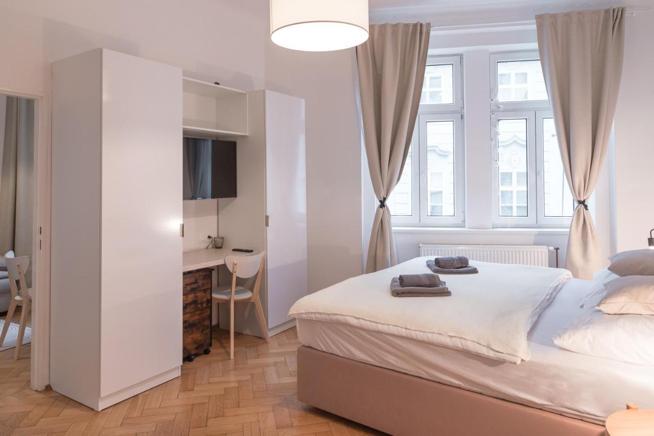 פראג Skolska Junior Apartment מראה חיצוני תמונה