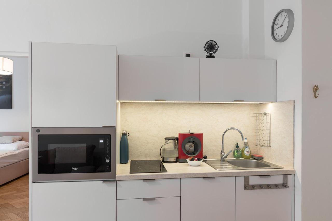 פראג Skolska Junior Apartment מראה חיצוני תמונה
