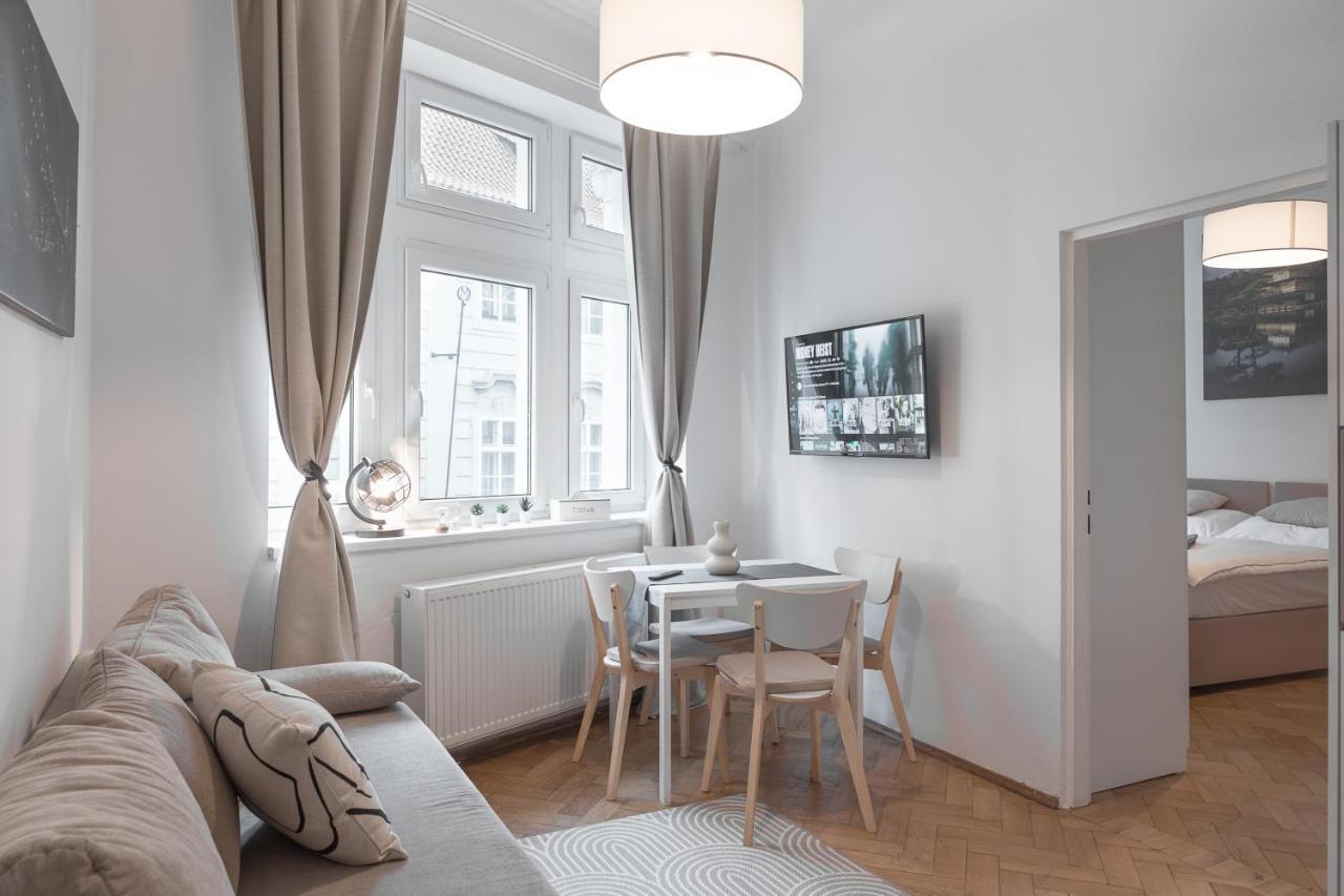 פראג Skolska Junior Apartment מראה חיצוני תמונה